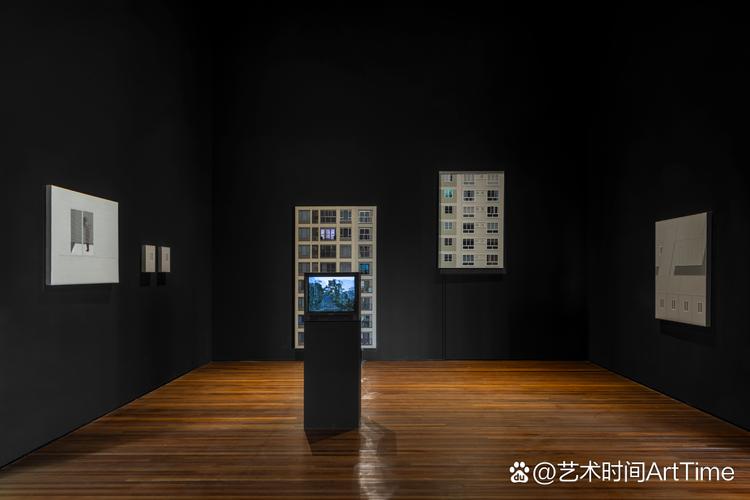 記憶的檔案 崔燦燦策展中的繪畫、手稿與紀(jì)錄片如何重塑展覽敘事